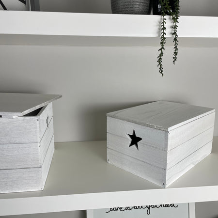 Medium star white lidded box