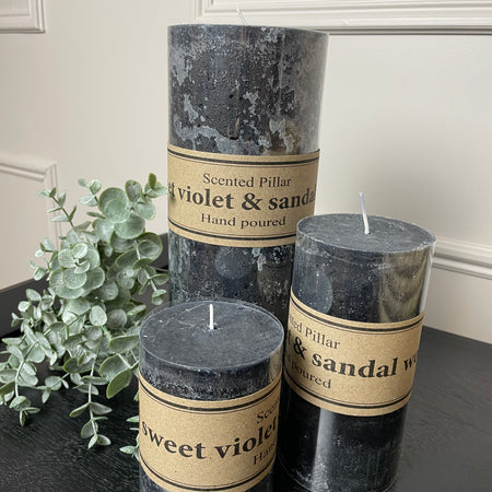 Small sweet violet and sandalwood pillar candle