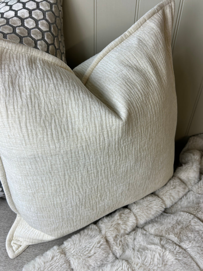 Ivory cream Moddi ripple Textured Velvet Piped Edge Trim premium Cushion 45m