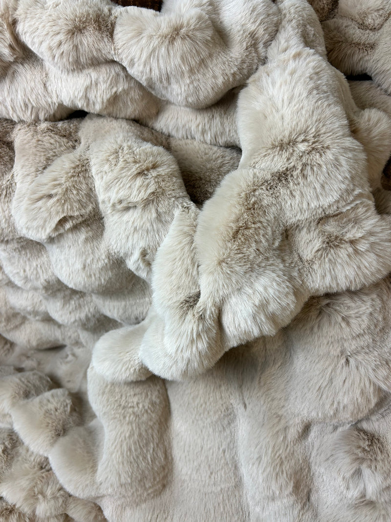 Chunky textured raffles faux fur throw 2 colours 150x200cm
