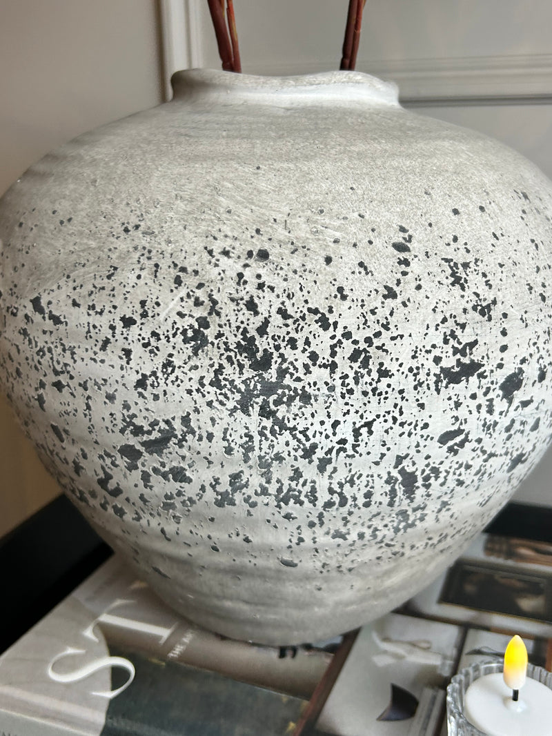 Regolla stone look teardrop shaped vase