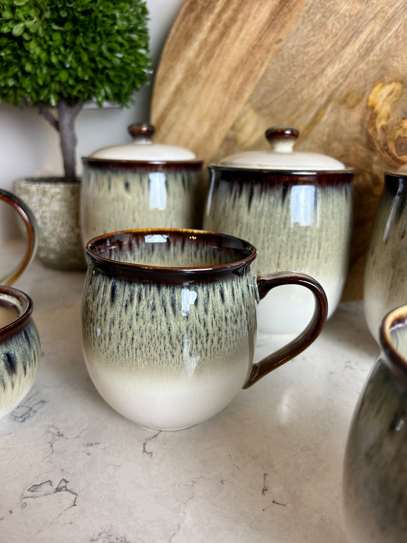 Set of 4 reactive glaze mugs