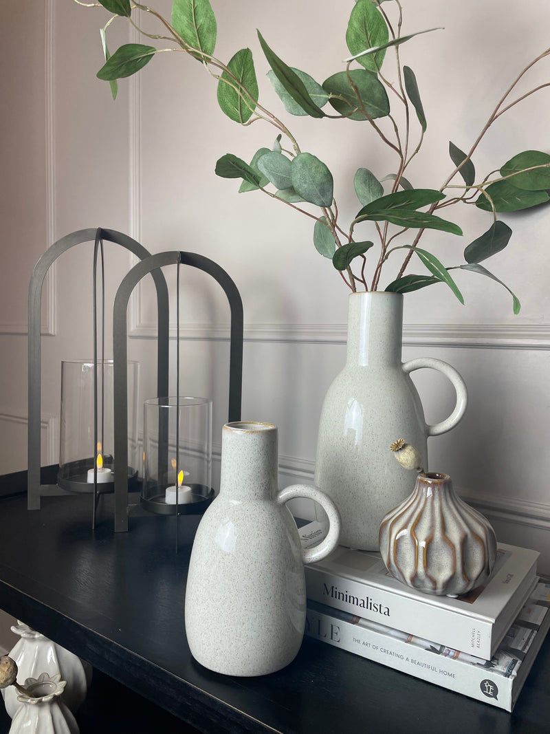 Speckled handled vase cream