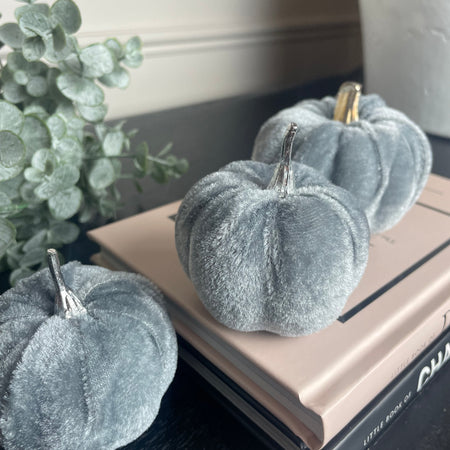 Set of 3 mid grey Halloween pumpkins