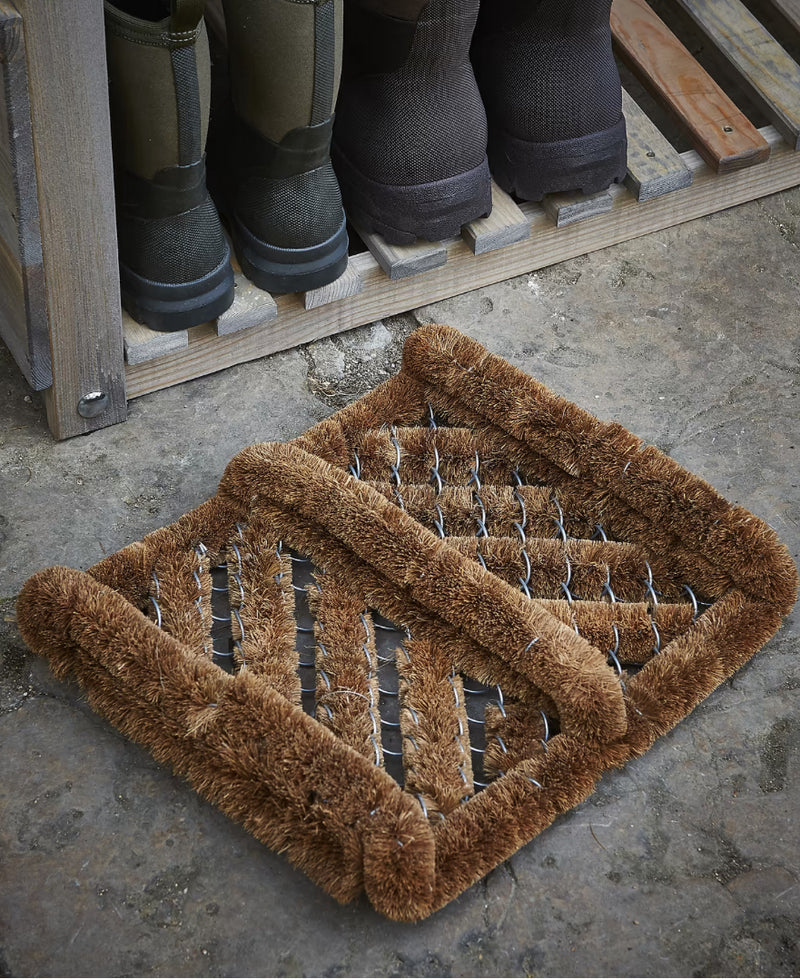 Heavy duty classic wire boot scraper rug