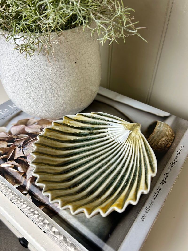 Dark green shell leaf soap dish