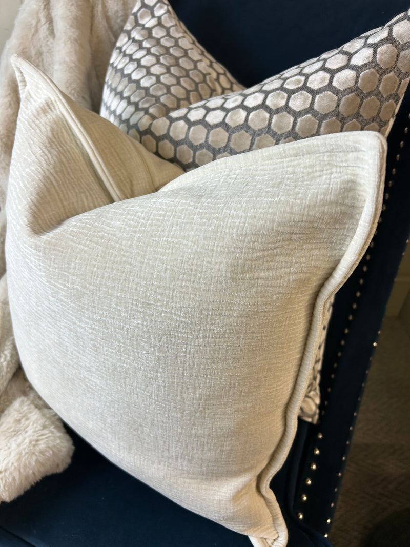 Ivory cream Moddi ripple Textured Velvet Piped Edge Trim premium Cushion 45m