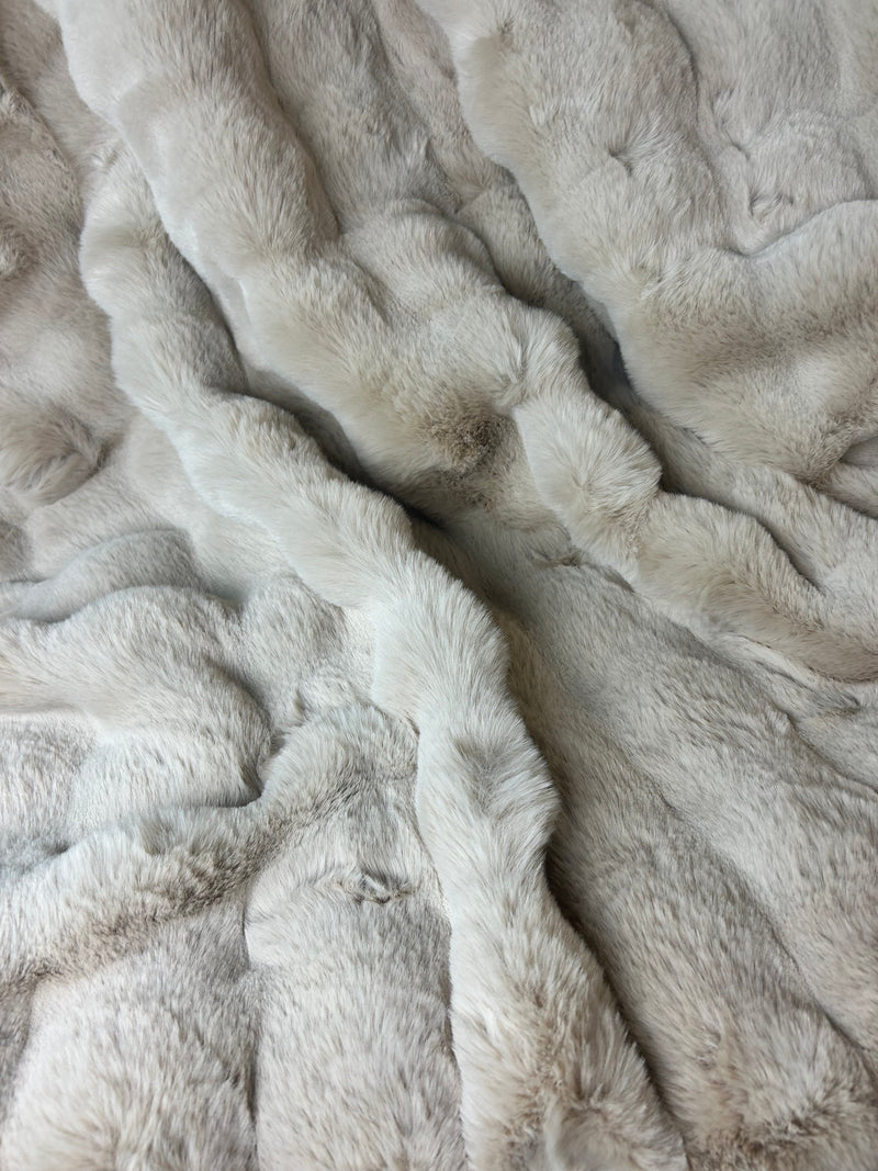 Chunky textured raffles faux fur throw 2 colours 150x200cm
