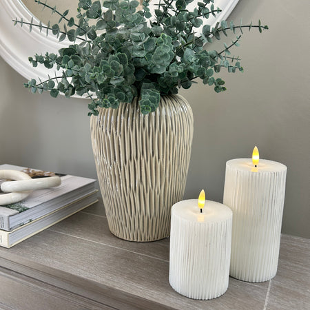 Fleck dash detail textured ceramic vase
