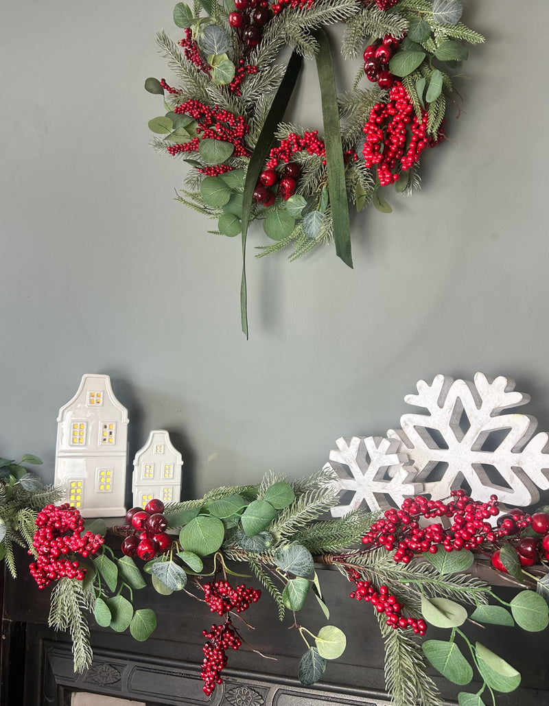Red berry and foliage garland 150cm