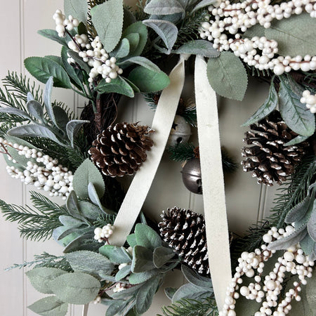 Snowberry foliage wreath 67cm