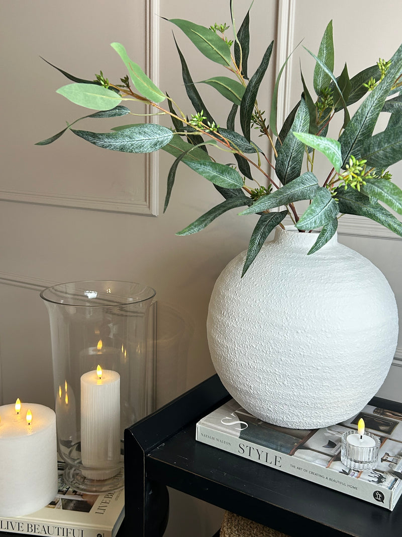Tiber Matt white textured round vase