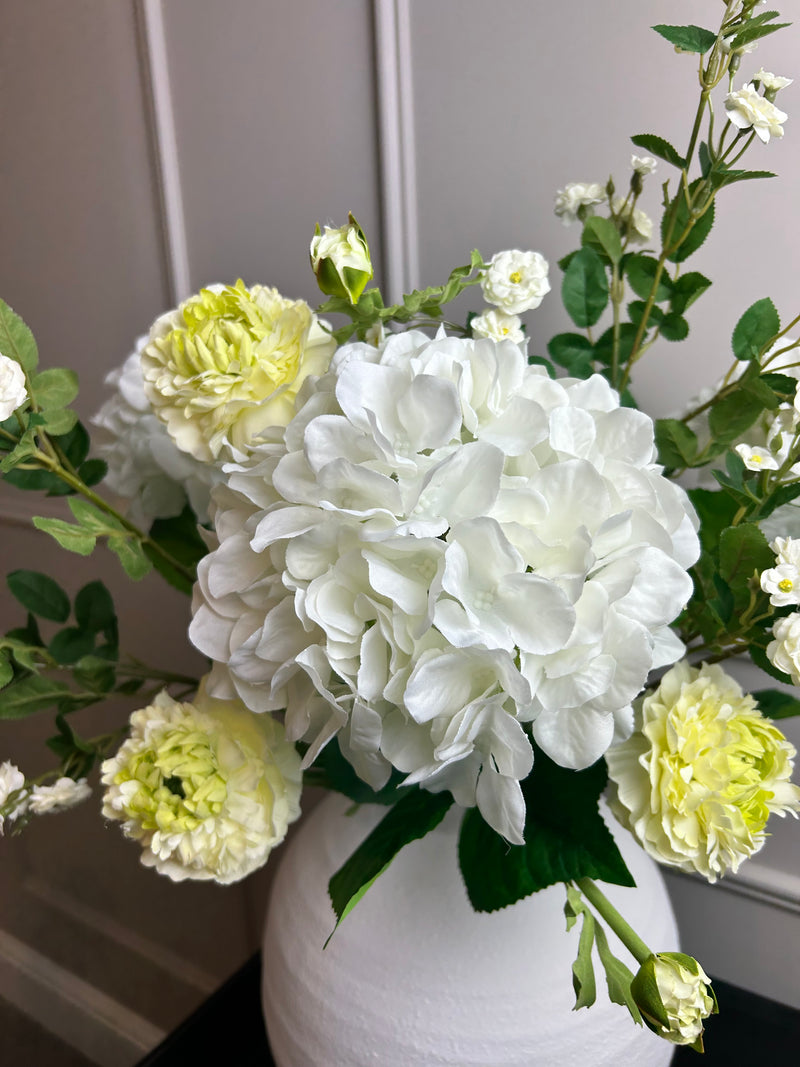 Green & White Ranunculus Spray Stem