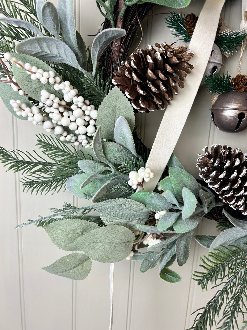 Snowberry foliage wreath 67cm