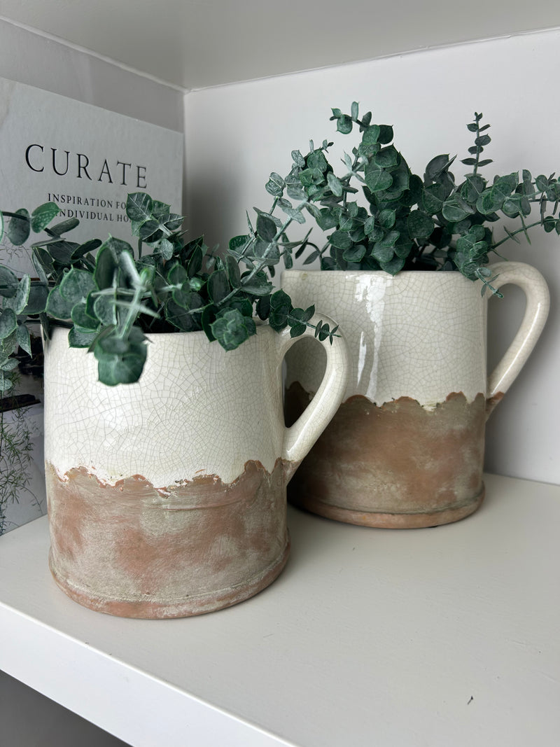 Textured round shaped vase