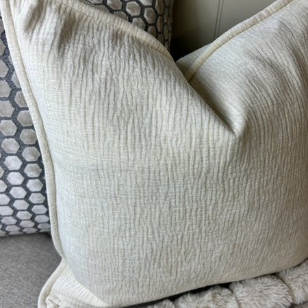 Ivory cream Moddi ripple Textured Velvet Piped Edge Trim premium Cushion 45m