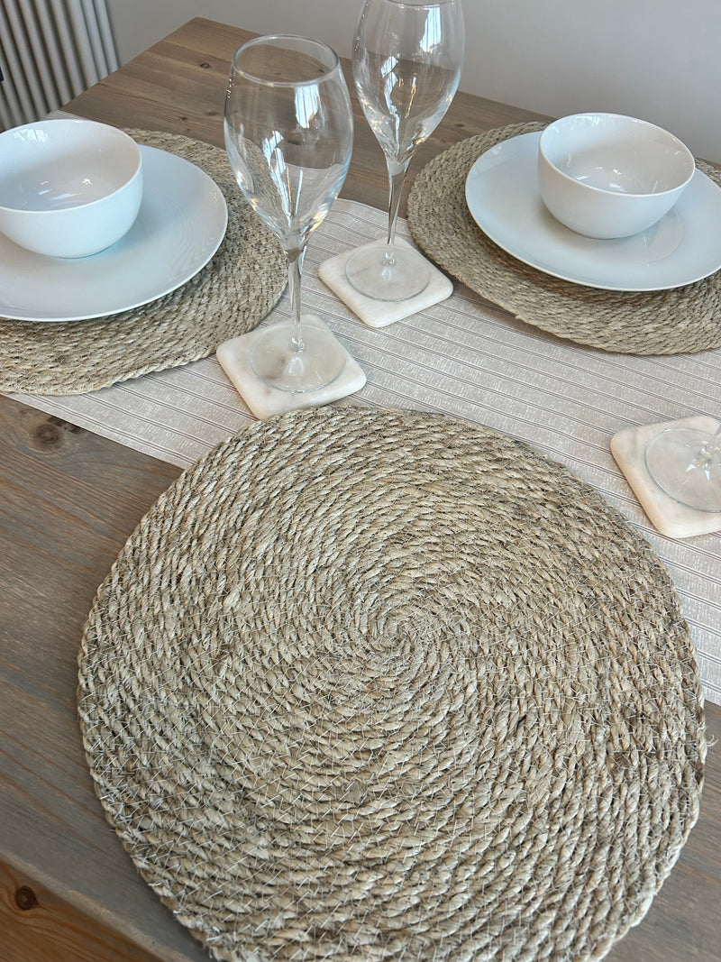 Set of 4 jute round placemats