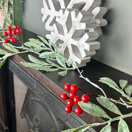 Red Berry With Green Loose Leaf Garland 150cm