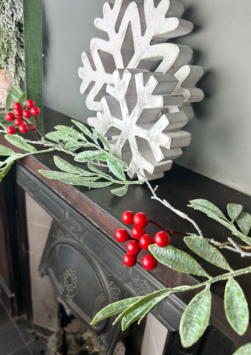 Red Berry With Green Loose Leaf Garland 150cm