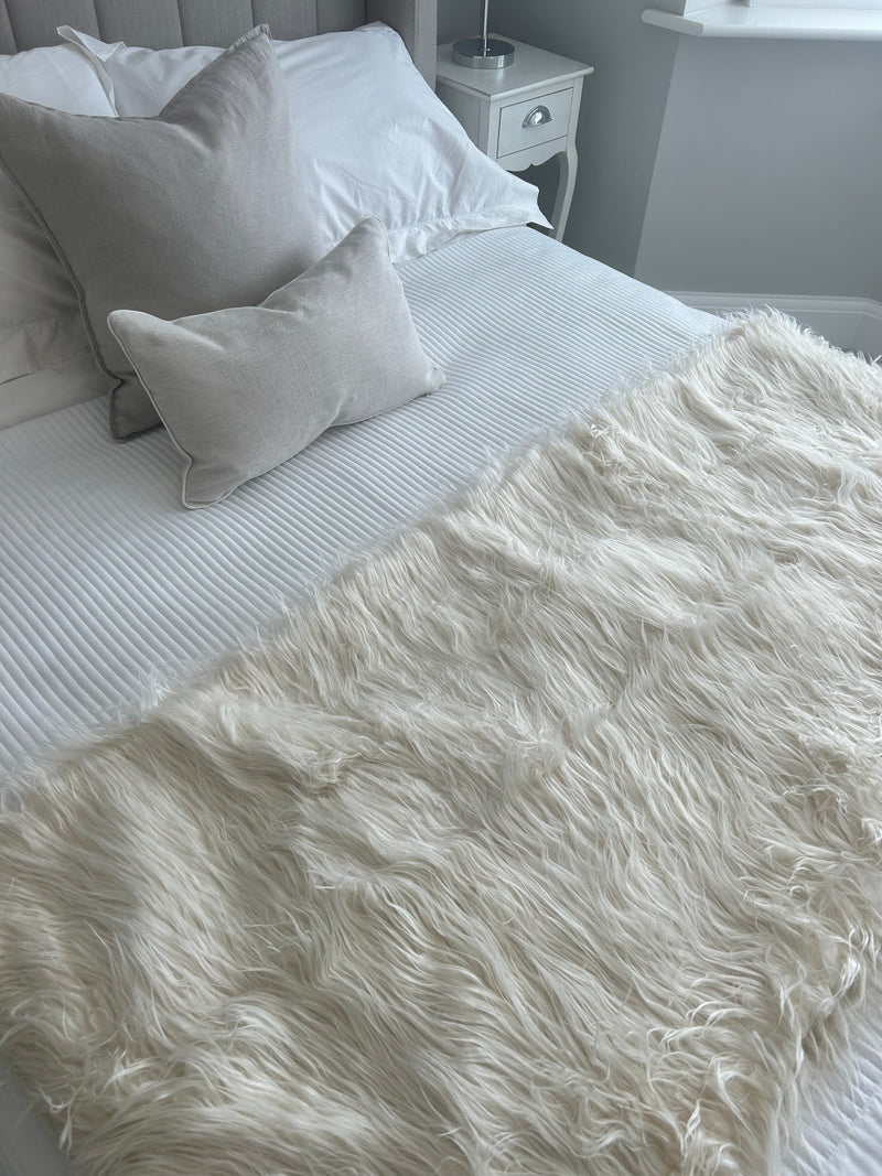 Luxe Thick Faux Fur Throw 125x150cm