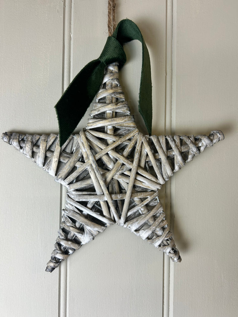 Wicker hanging star 20cm
