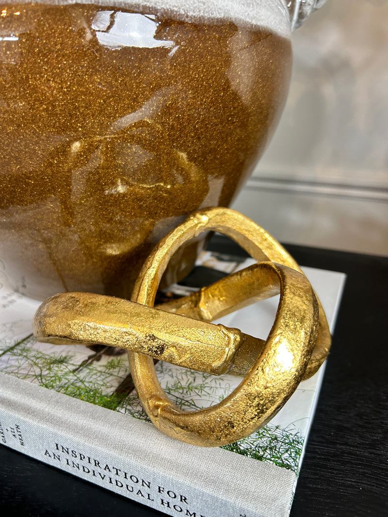 Gold Knot Link Decoration