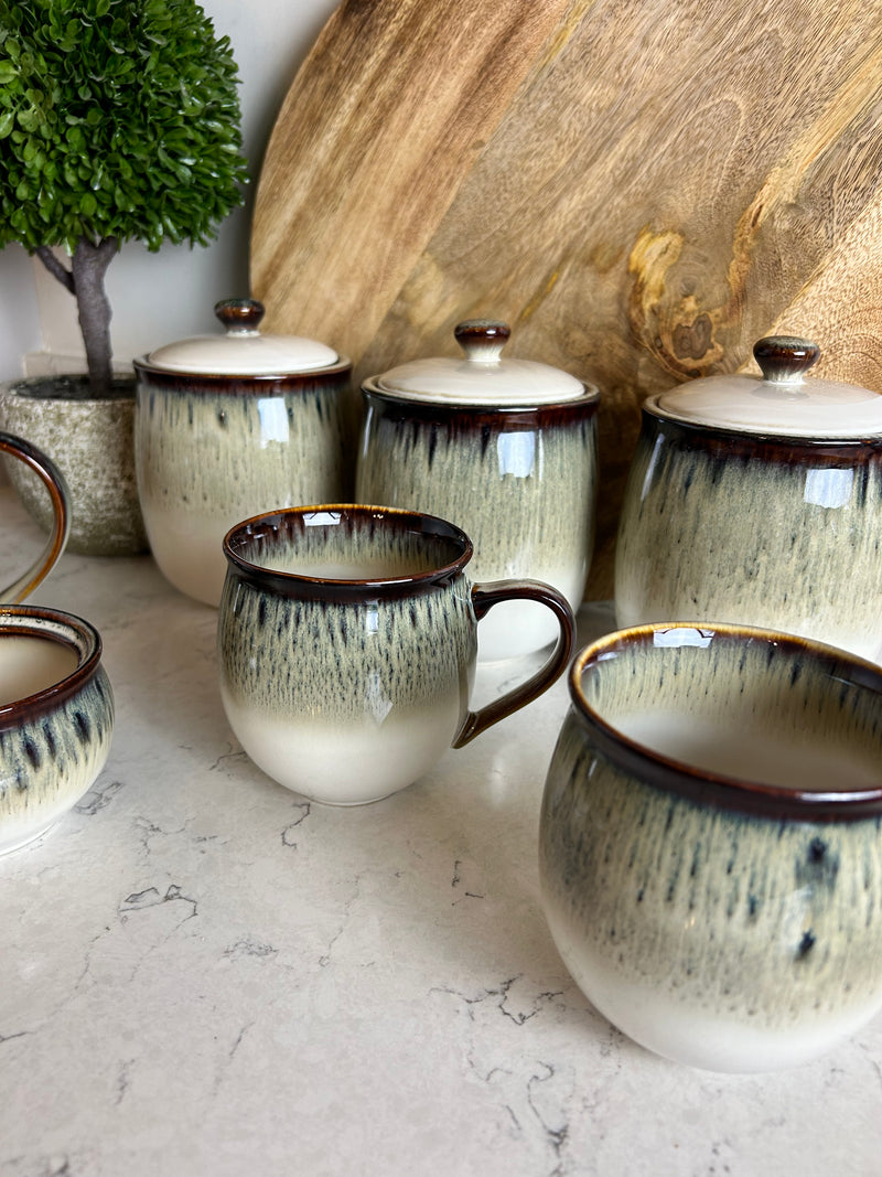 Set of 4 reactive glaze mugs