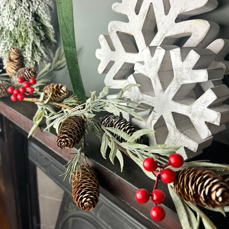 Pinecone & Red Berry Christmas Garland 120cm