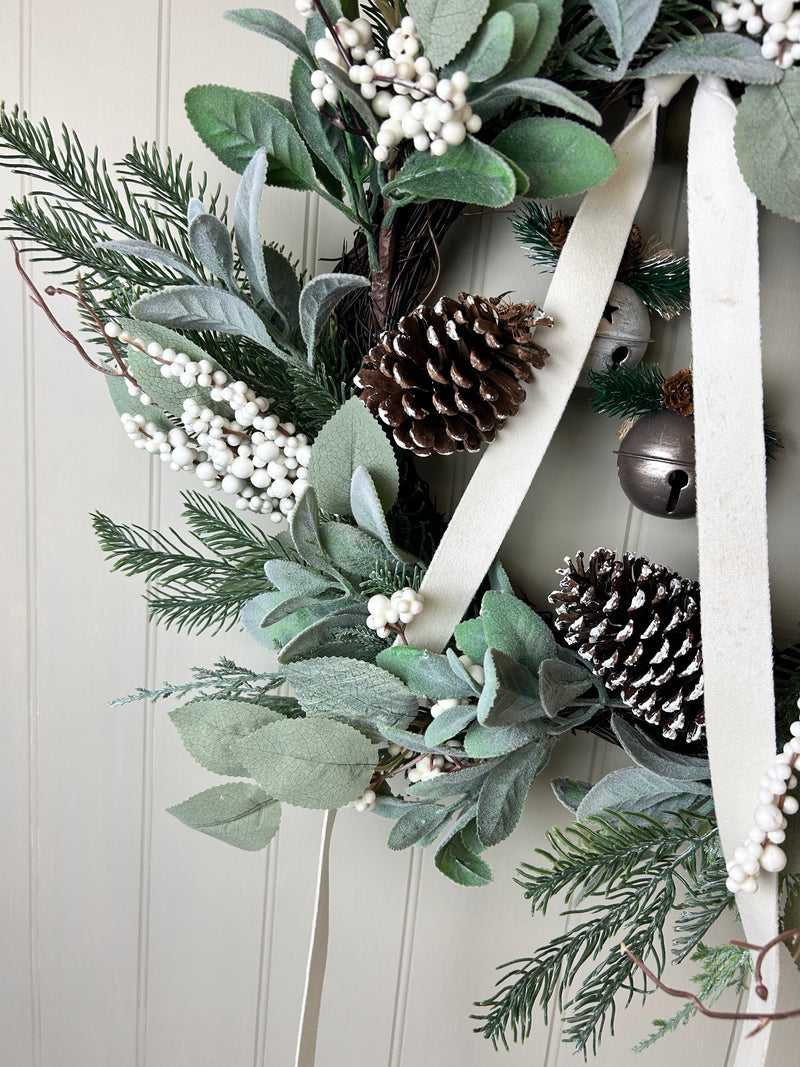 Snowberry foliage wreath 67cm