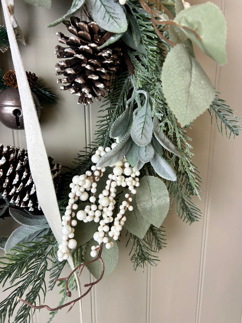 Snowberry foliage wreath 67cm