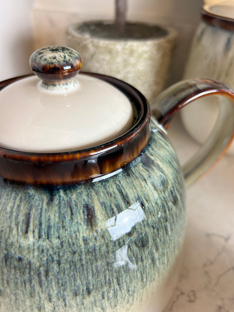 Reactive glaze tea pot