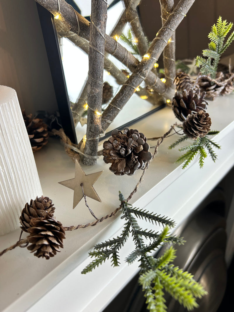 Pinecone with star garland 120cm