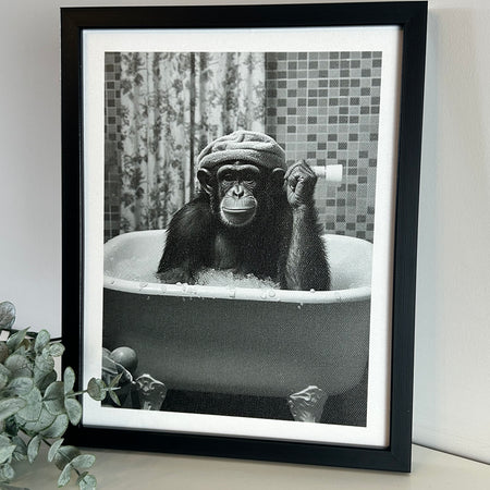 Store Seconds Monkey in bathroom print 25x20cm
