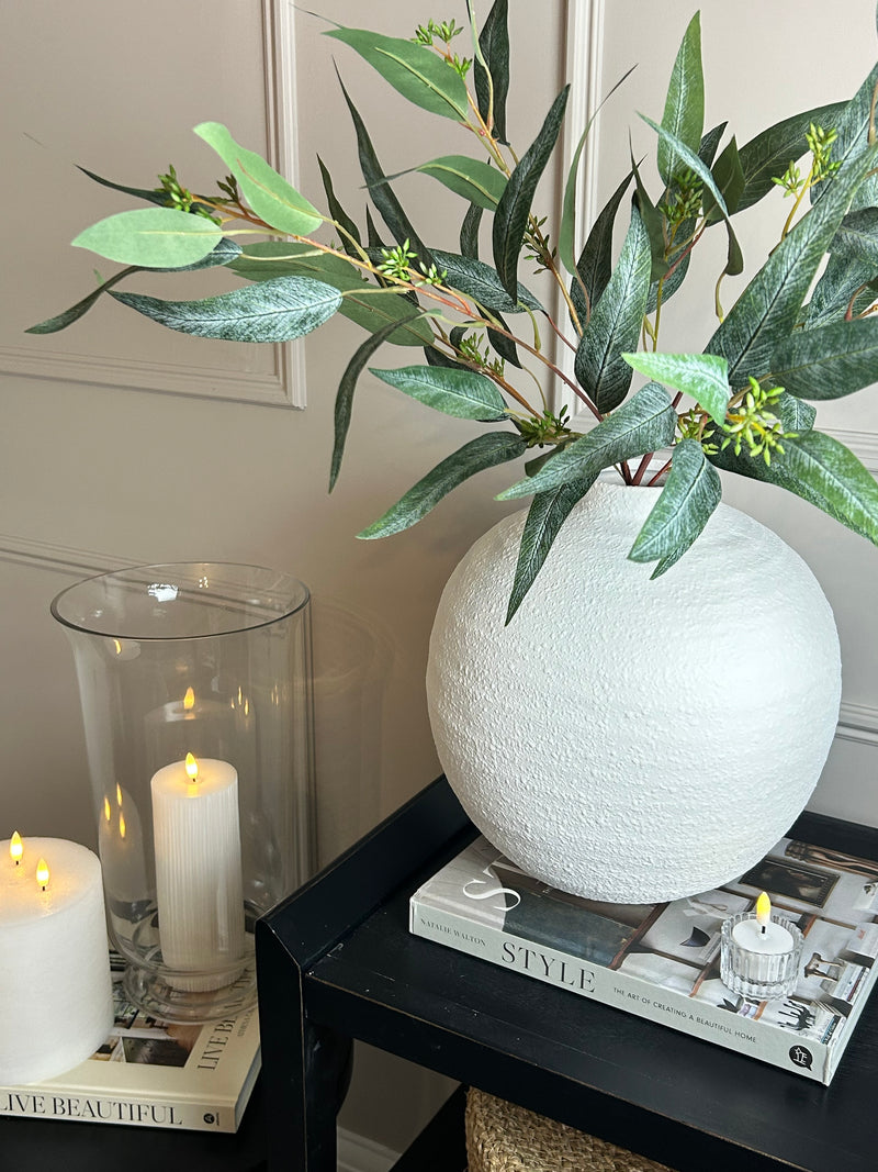 Tiber Matt white textured round vase