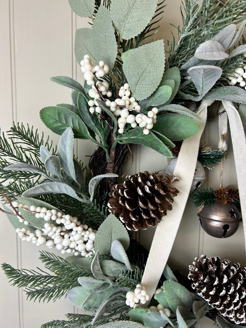 Snowberry foliage wreath 67cm