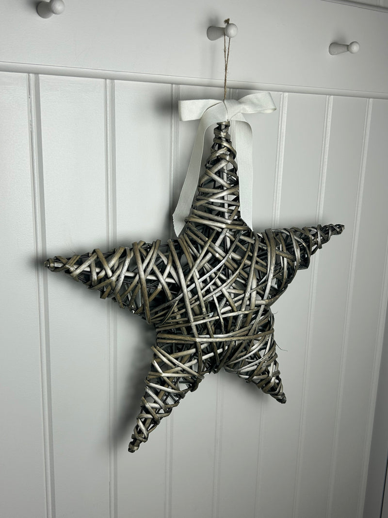 Antique wash hanging wicker willow star 50cm