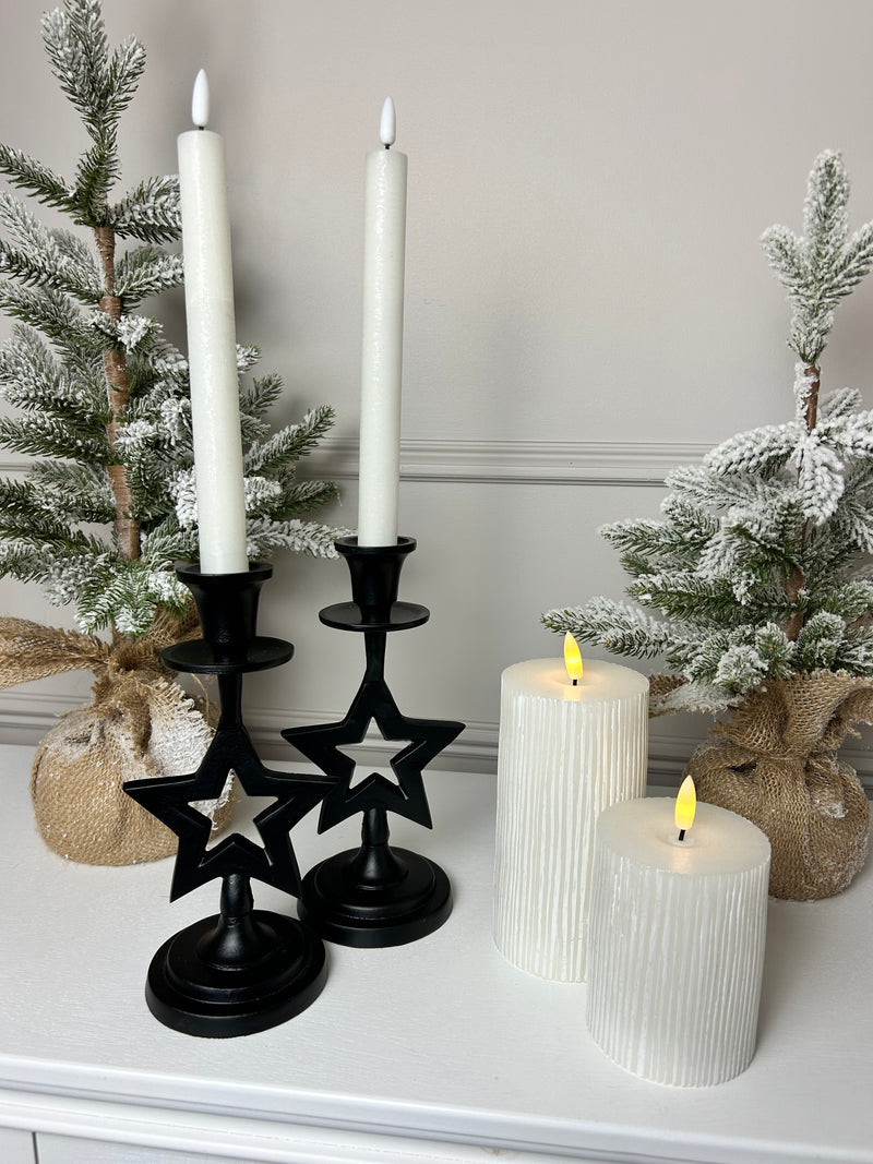 Set of 2 Black Star Metal Candlesticks