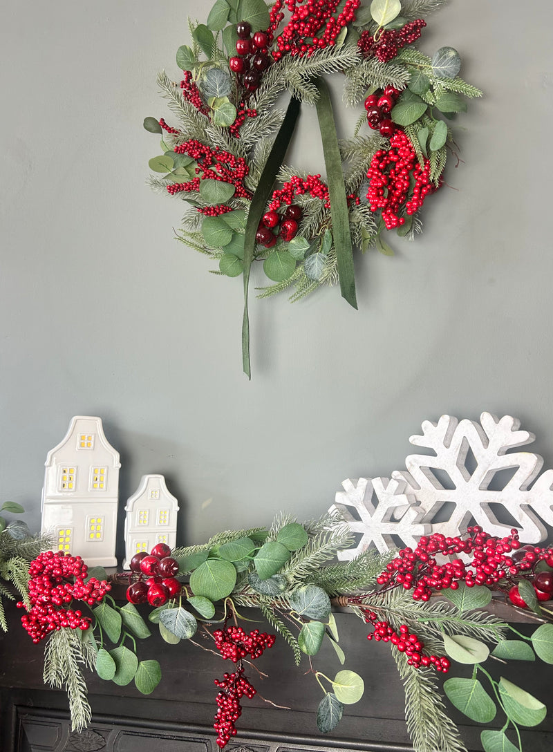 Red berry and foliage garland 150cm