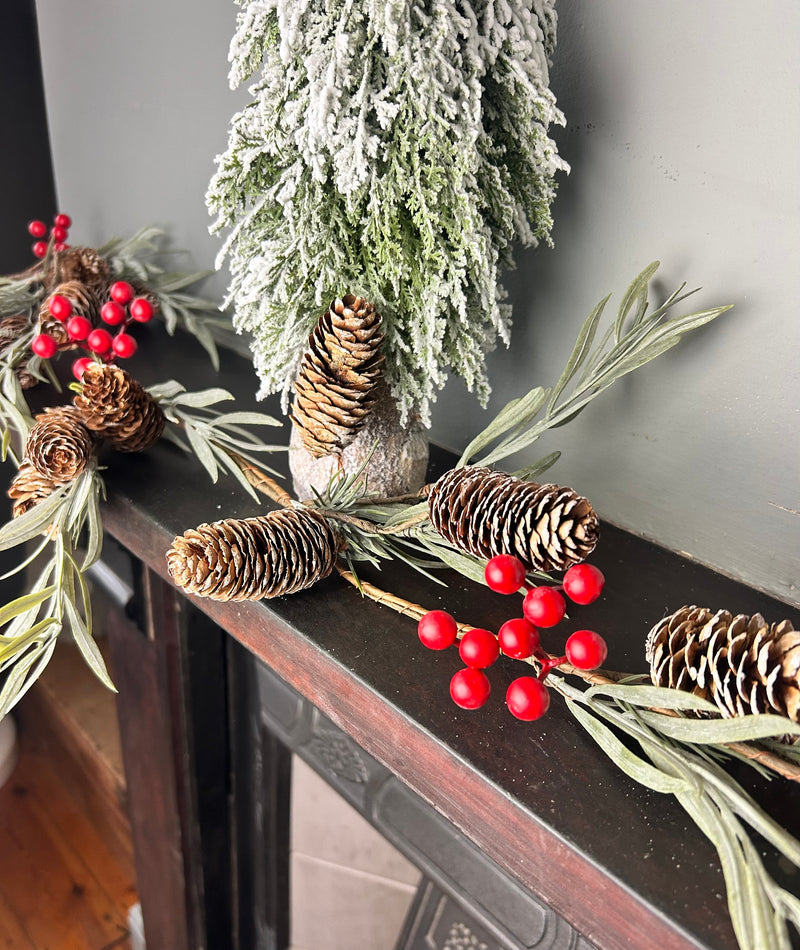Pinecone & Red Berry Christmas Garland 120cm