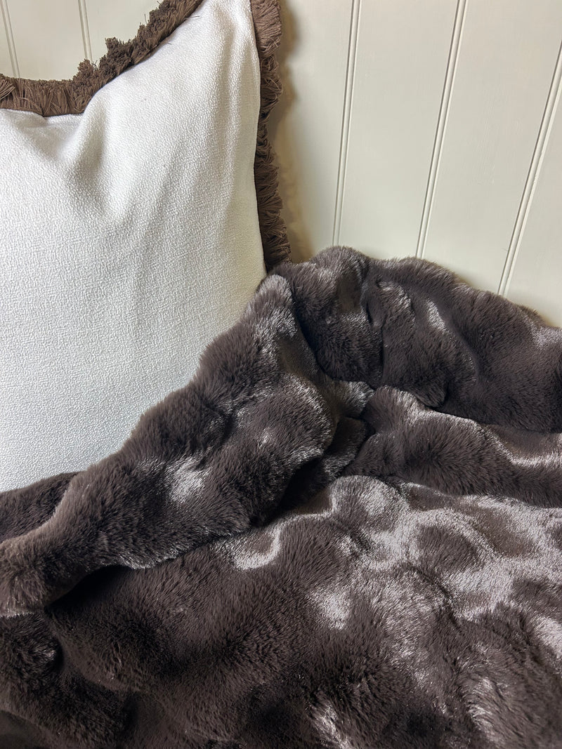 Chocolate dark brown raffles textured throw 150x200cm