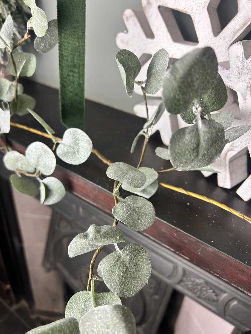 Green Eucalyptus Natural Leaf Garland 120cm