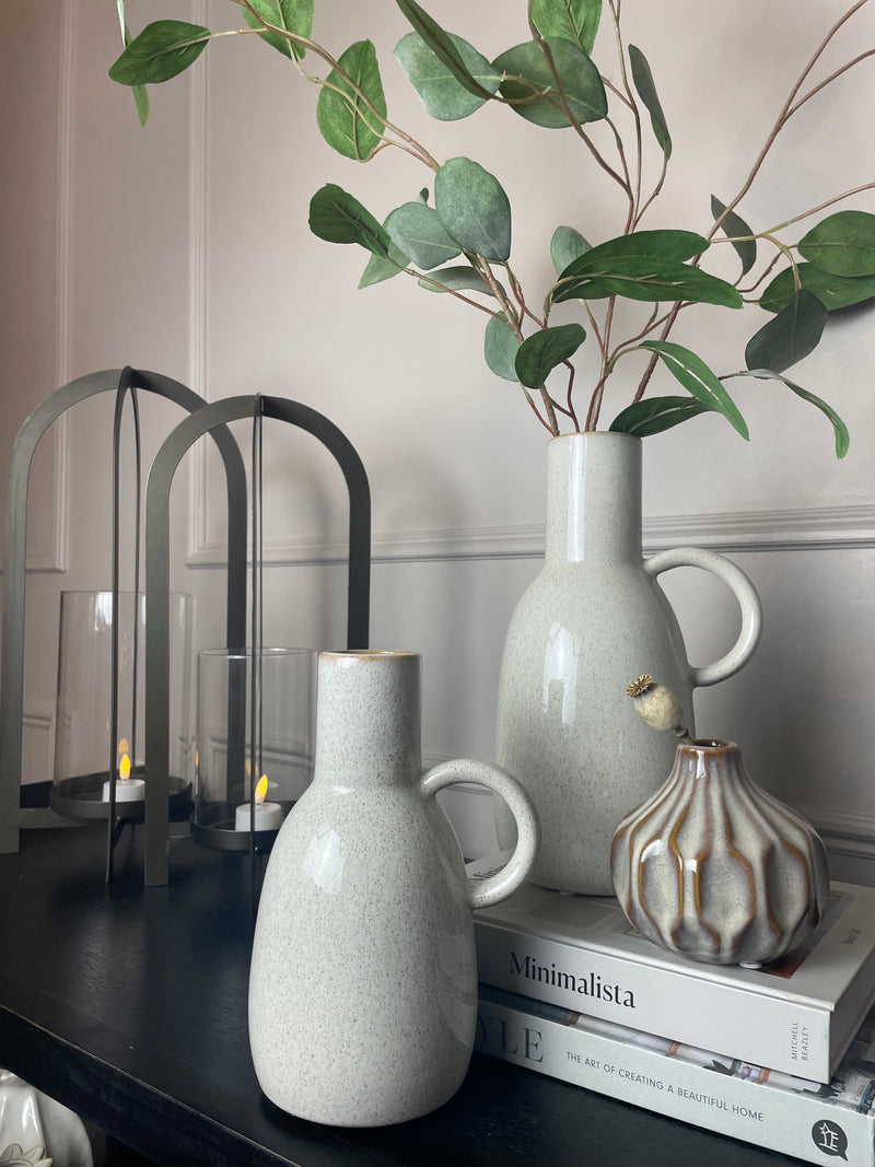 Speckled handled vase cream