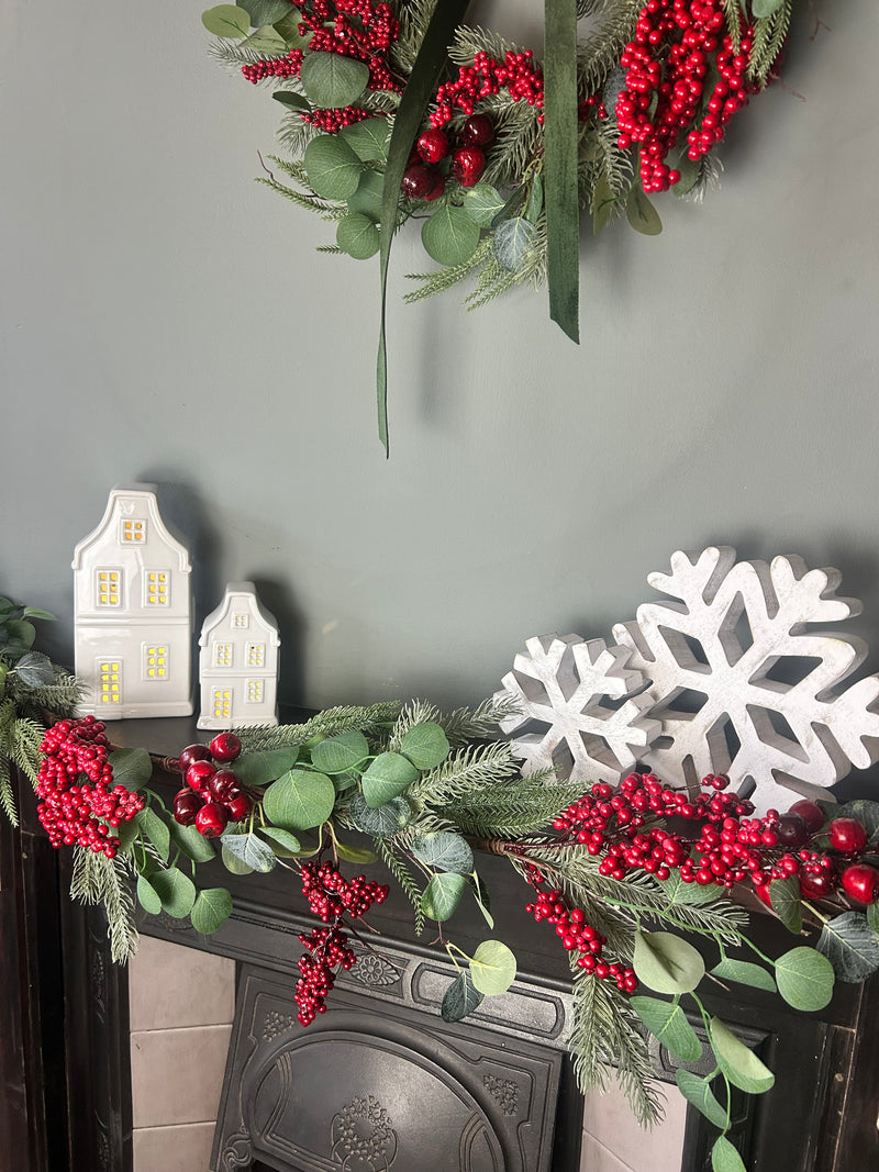 Red berry and foliage garland 150cm