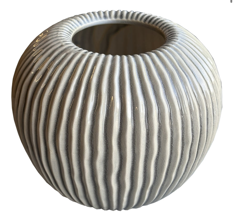 Chunky cream round stripe rib vase