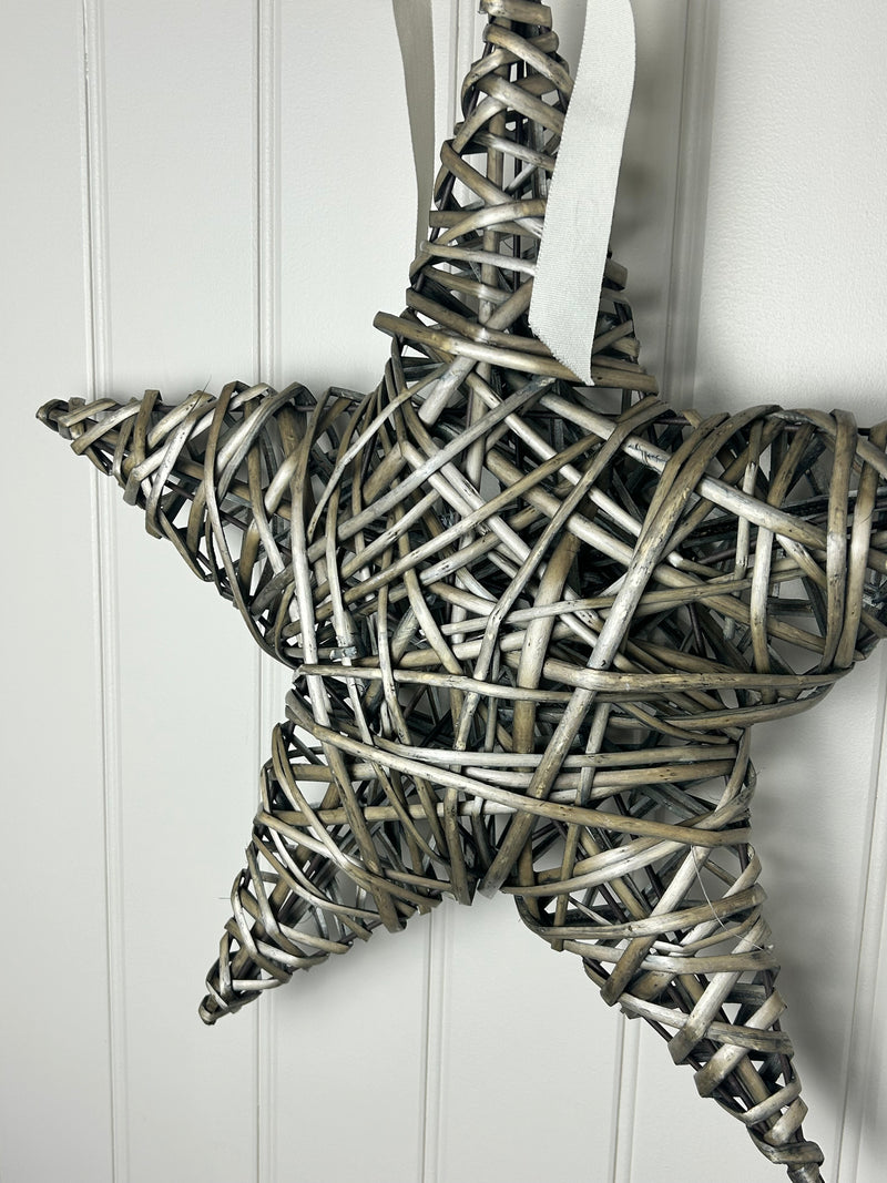 Antique wash hanging wicker willow star 50cm