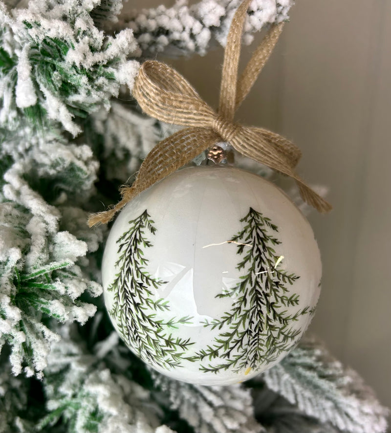 Green woodland tree bauble with jute bow 2 colours