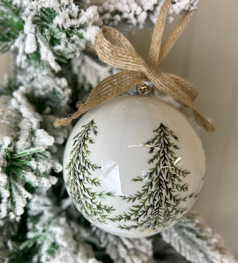 Green woodland tree bauble with jute bow 2 colours