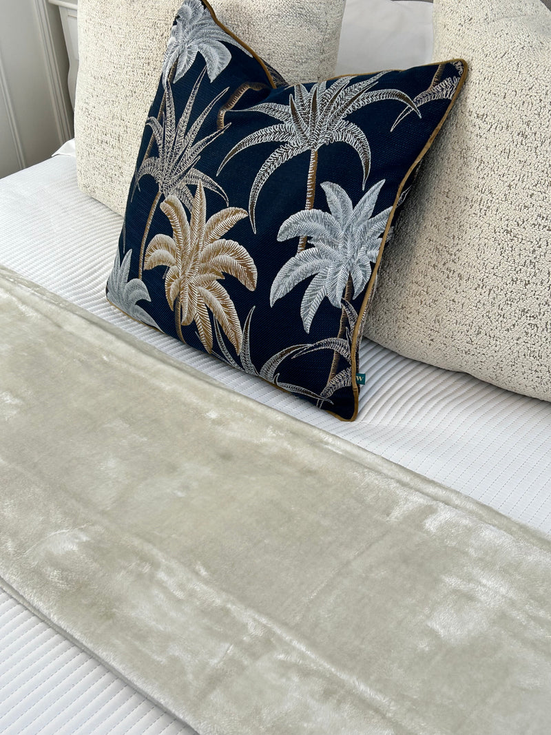 Galapagos Cushion navy palm leaf