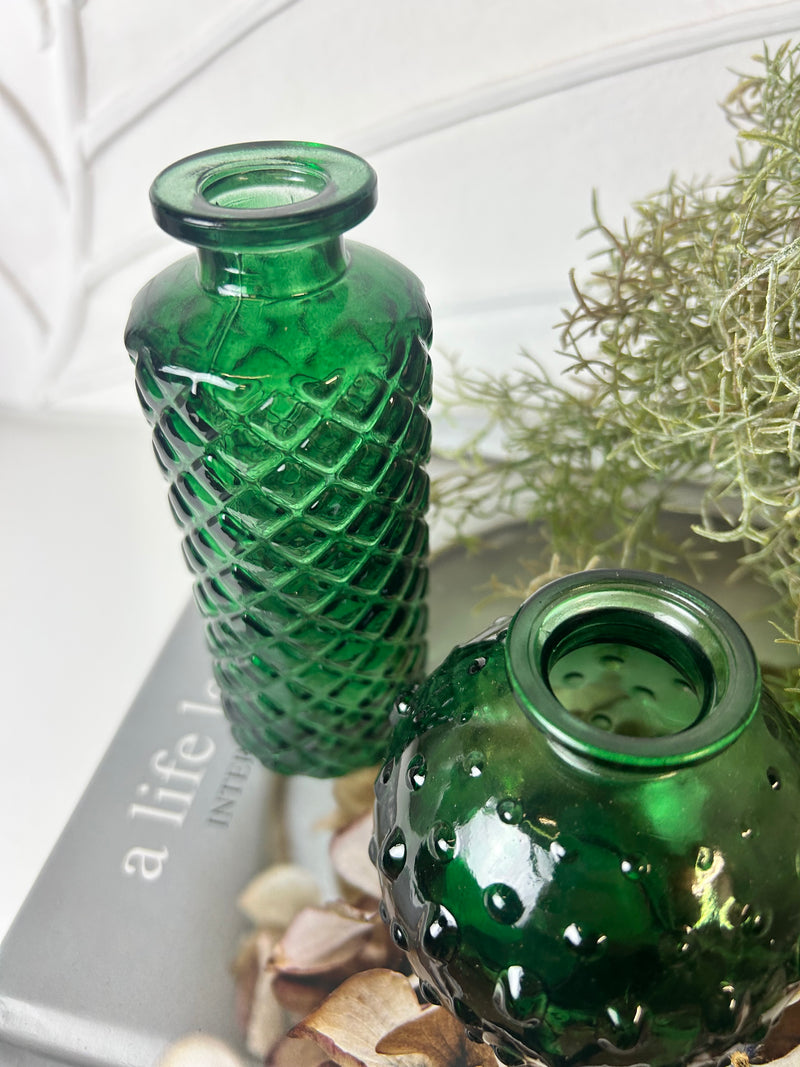 Green textured tall vase 13.5cm