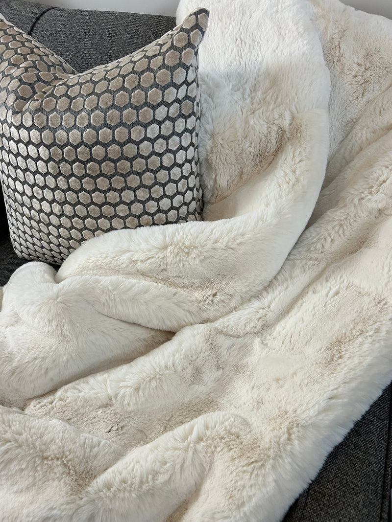 Luxurious extra thick off white fur throw 150x180